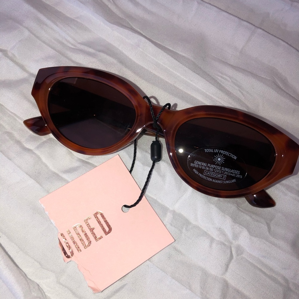 WOMENS SUNGLASSES